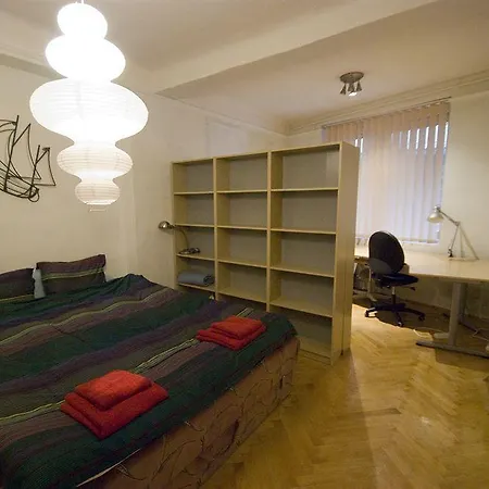 Apartment Dandy Deluxe *