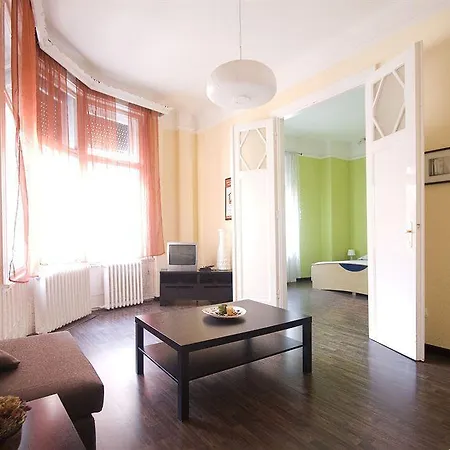 Dandy Deluxe Apartment *