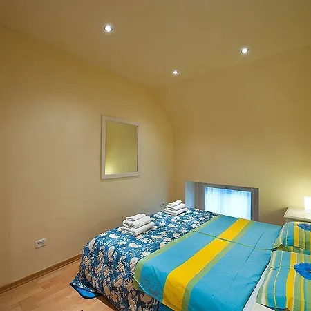 Dandy Deluxe Apartment *