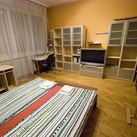Dandy Deluxe Budapest