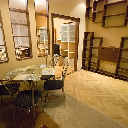 Apartment Dandy Deluxe *