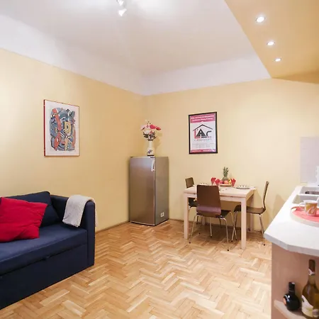Dandy Deluxe Apartment *