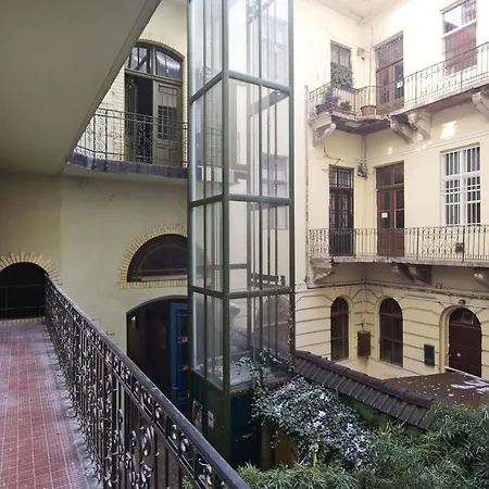 Dandy Deluxe Apartment