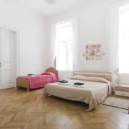 Dandy Deluxe Apartment